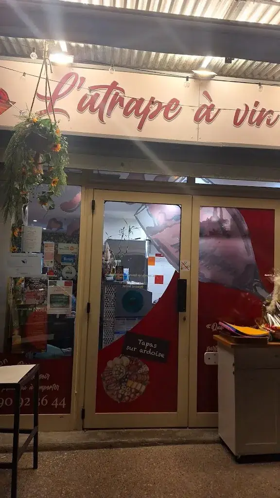 Cedric Balcon-Hermand_Pizzeria Restaurant Bar à vin L'Atrape à vin_Barbentane_review