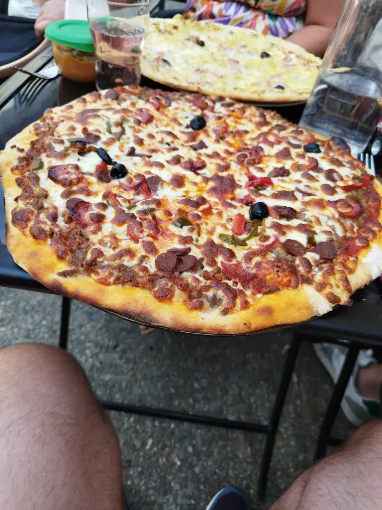 Mehdi Lemaire_Pizzeria Restaurant Bar à vin L'Atrape à vin_Barbentane_review