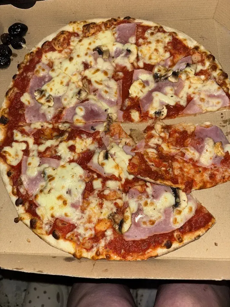 Estelle Fischer_Pizza Benoit_Barbentane_review