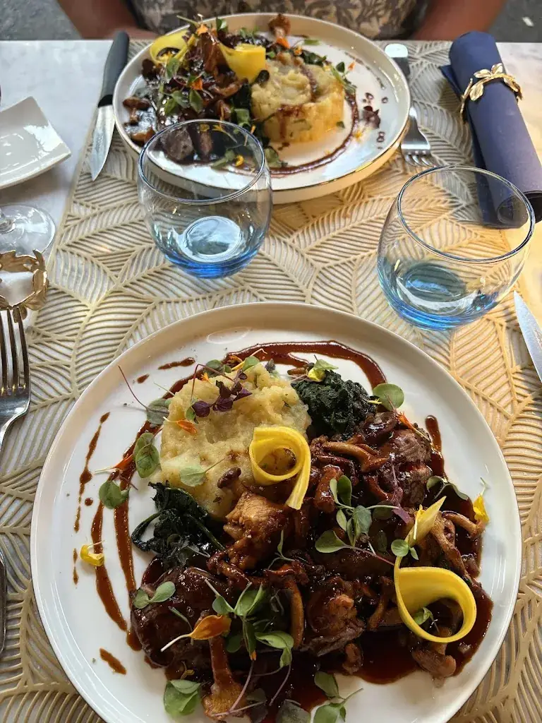 Maylis De Kimpe_Adagio Restaurant_Claviers_review