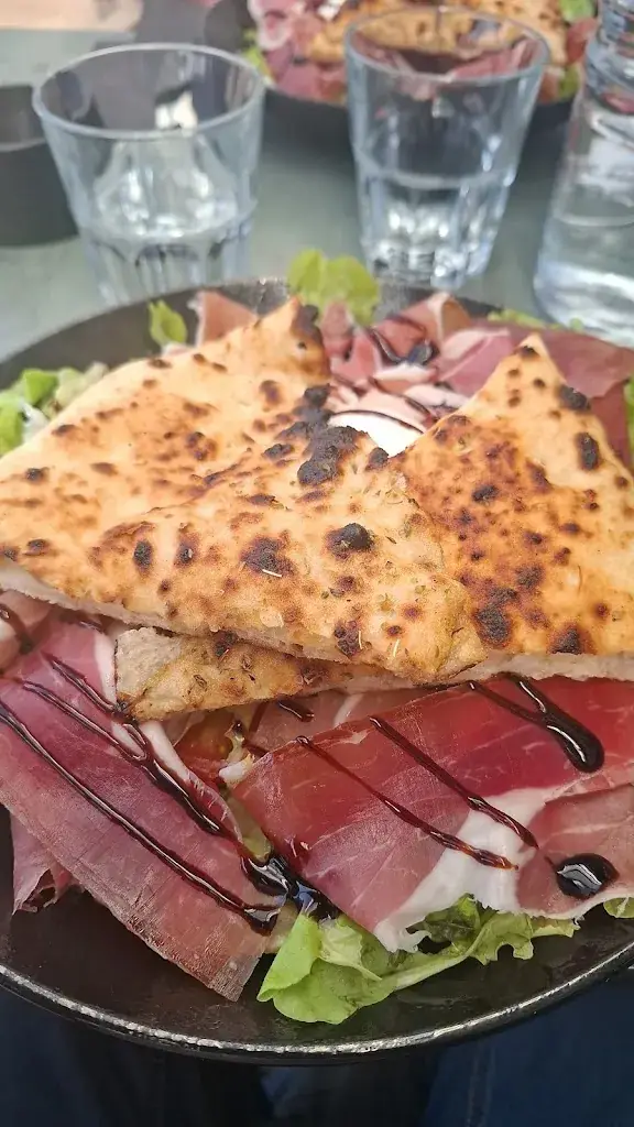 Florian COURT_Epicurio_Nivolas-Vermelle_review