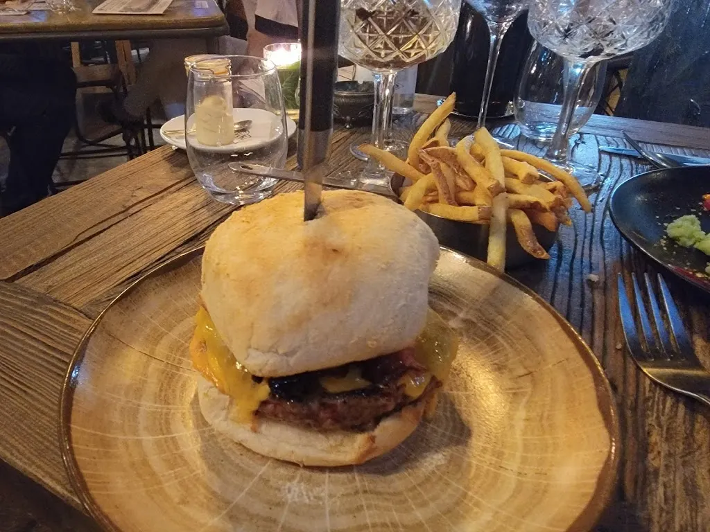 Martin St_Fabrik Factory_Beaulieu-sur-Mer_review