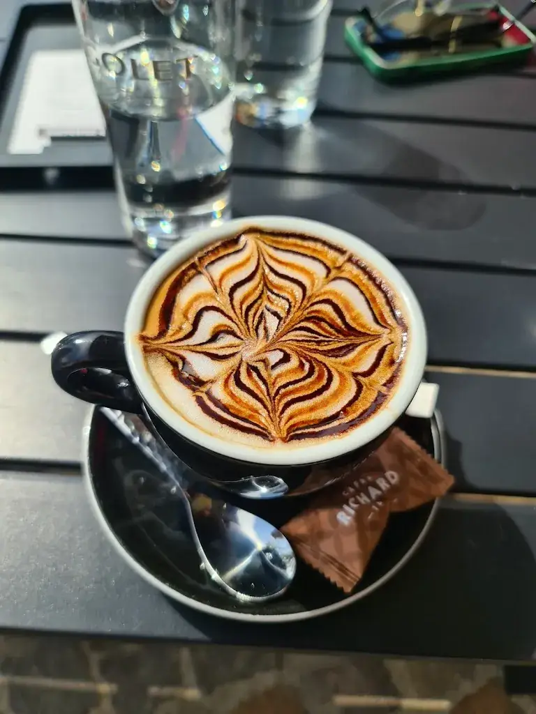 Menu_Les Voisins Restaurant_Beaulieu-sur-Mer_image_1