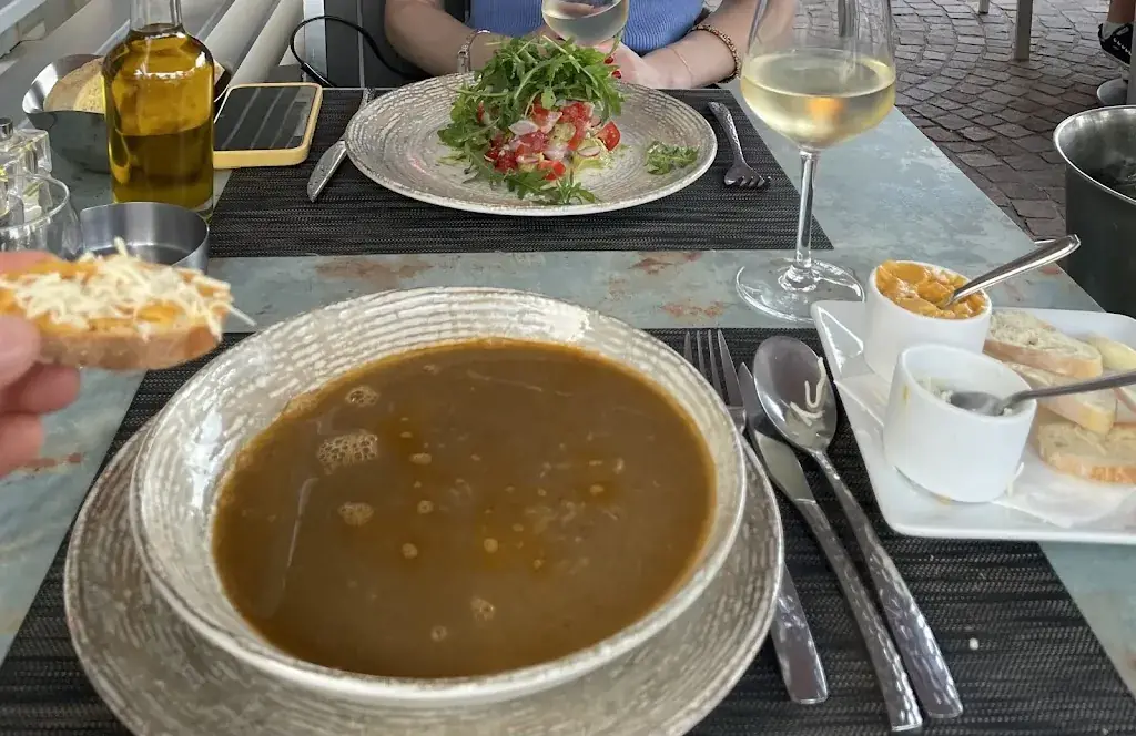 Julian Golden_Les Voisins Restaurant_Beaulieu-sur-Mer_review