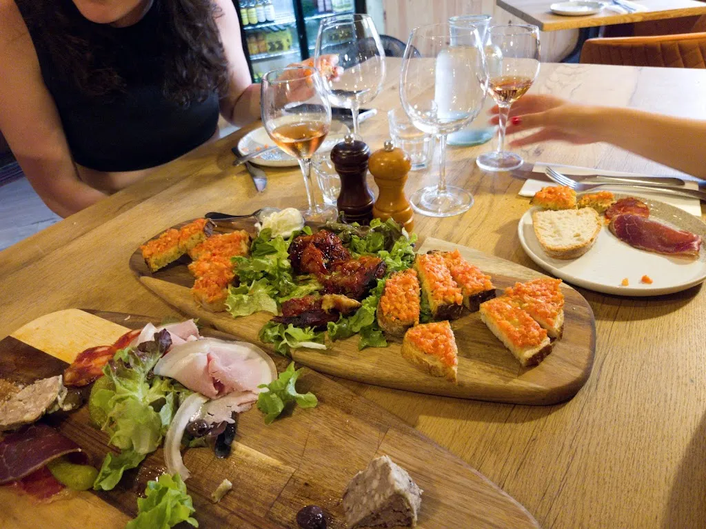 nick katsivelos_De la Terre au Vin_Bandol_review