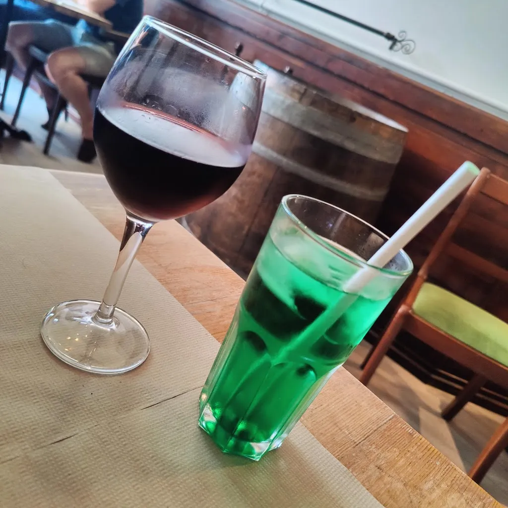 Nick Warry_De la Terre au Vin_Bandol_review