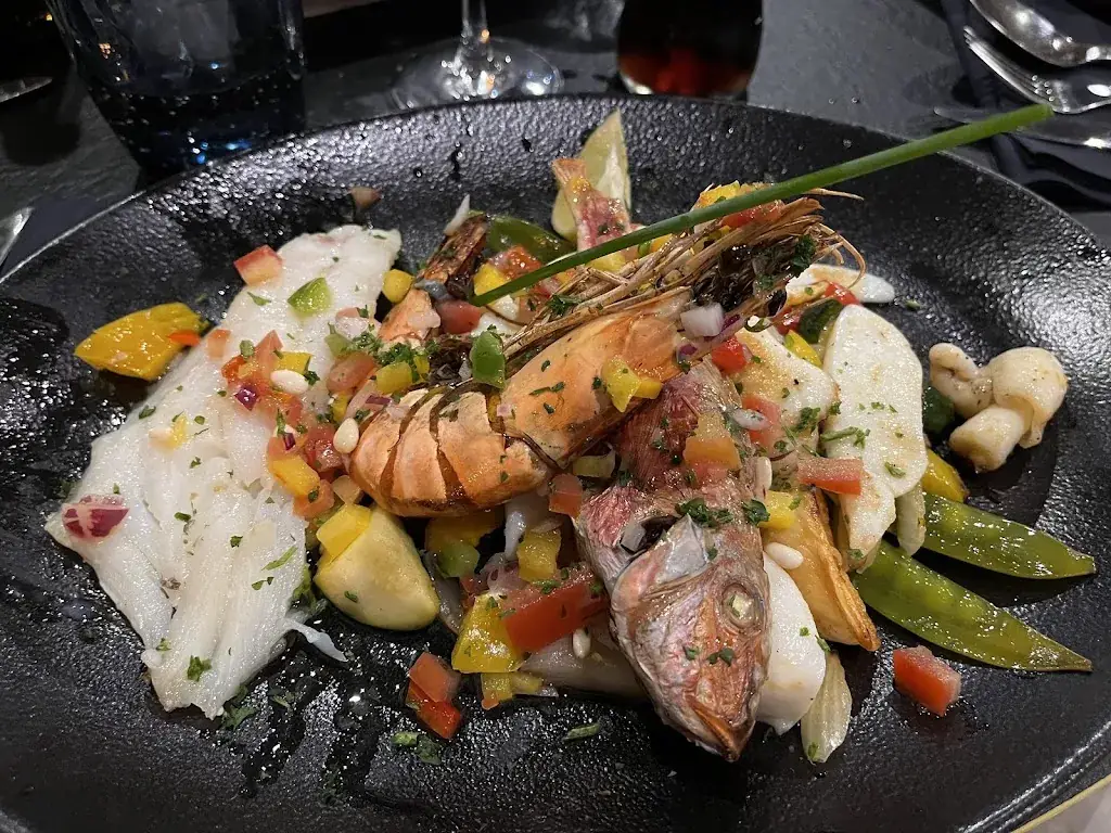 Uno Wilson_La Marine_Bandol_review