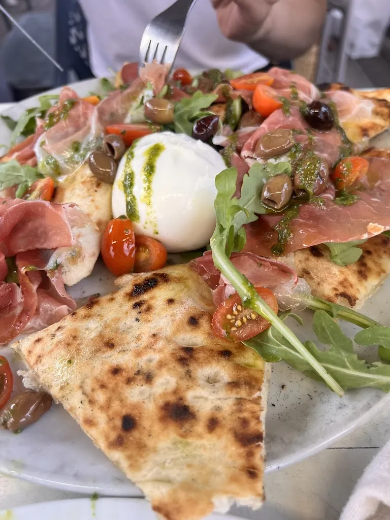 Huong Le Dieu_Pizzeria Sandro gelato_Bandol_review