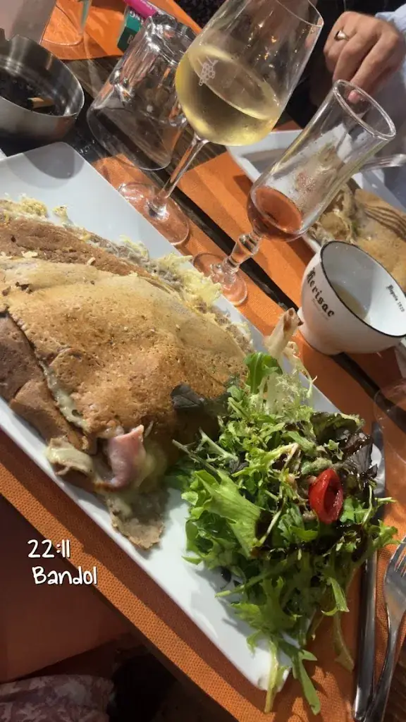 Amandine Jouvet_Salad'bar & Co crêperie_Bandol_review