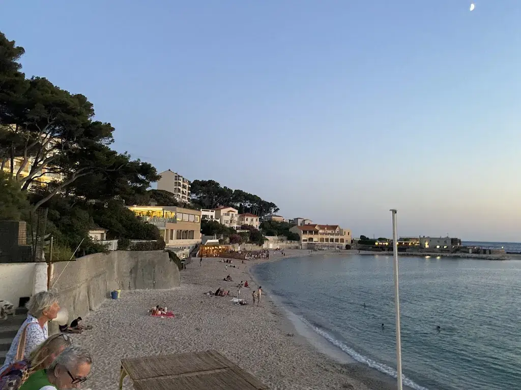 Sylvie Grontis Hagan_Karma Beach Bandol - Plage privée, Restaurant_Bandol_review