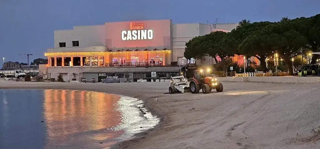 C'est la Vie Plage l Bandol restaurant in Bandol