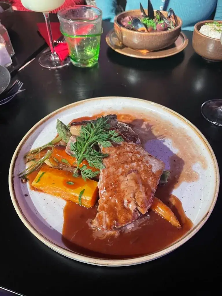 Jennifer Sierra Pendergrast_Le Scotch_Bandol_review