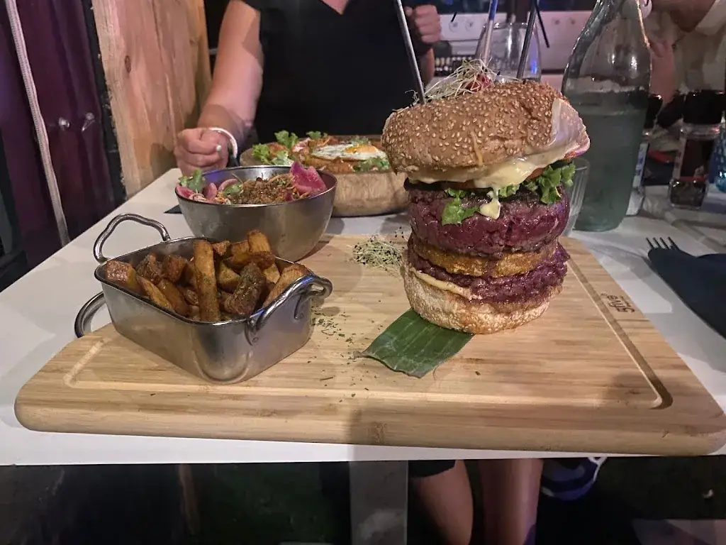 JOEL RICE_Sam's Klub Restaurant Bandol - Before | Service Tardif_Bandol_review