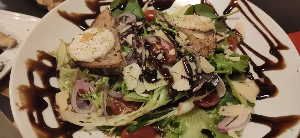 Michelle M_Piazza Pizza Bandol_Bandol_review