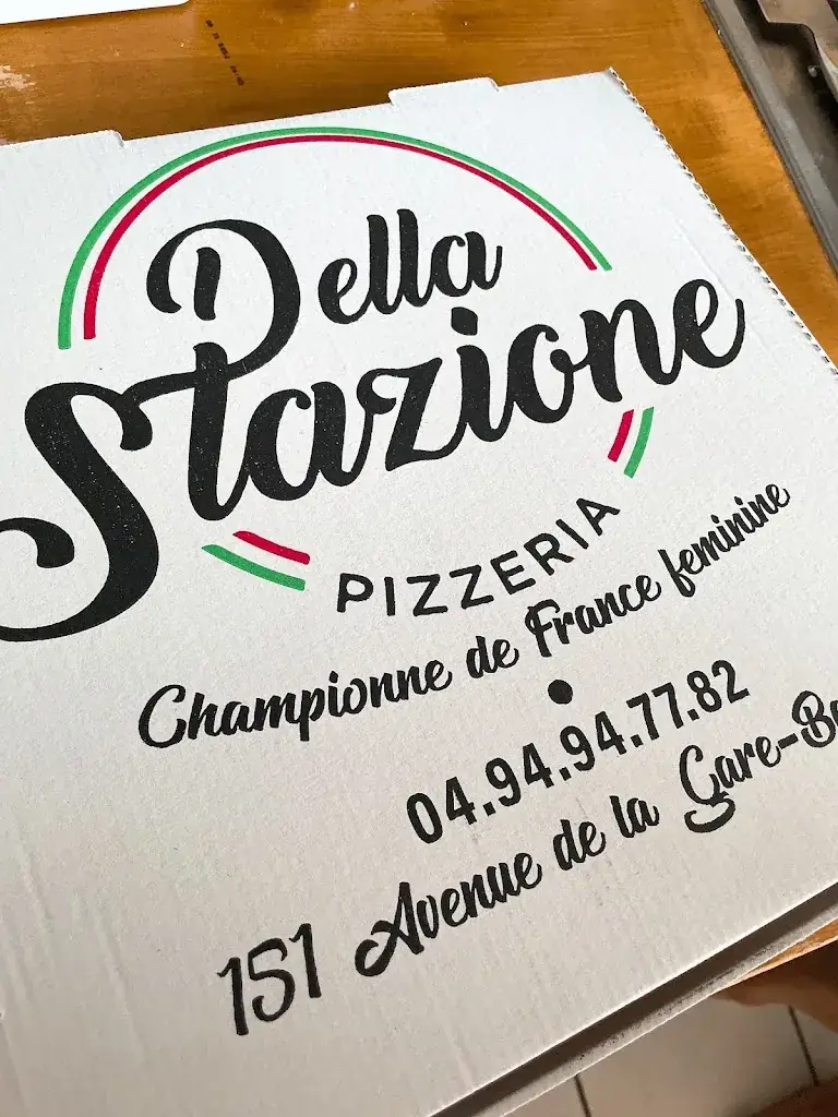 Emily “Emileee” O_PIZZERIA DELLA STAZIONE BANDOL_Bandol_review