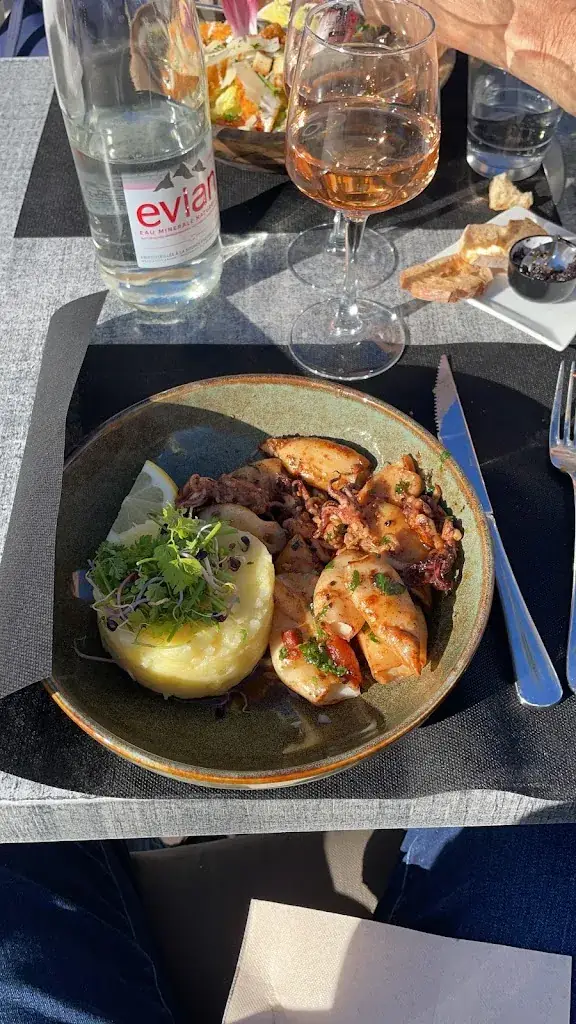 Athena Max_Le bistro_Bandol_review