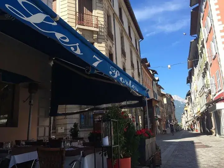 Les 7 Portes Restaurant_Barcelonnette_slider_image_1