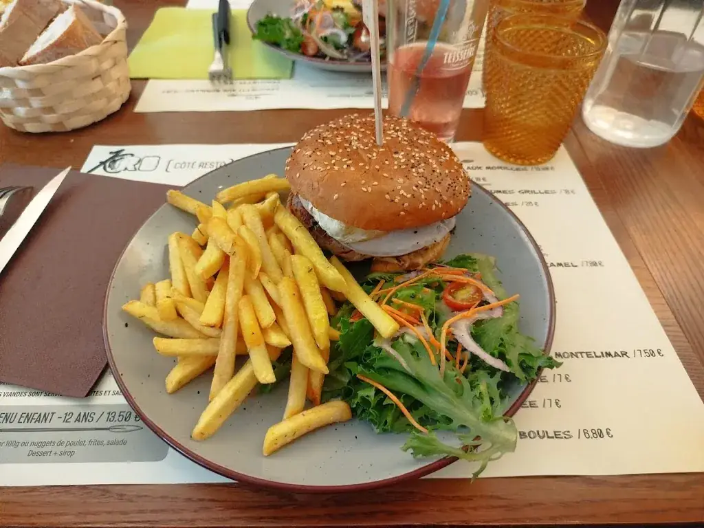 Véronique_Le Kro-magnon_Barcelonnette_review