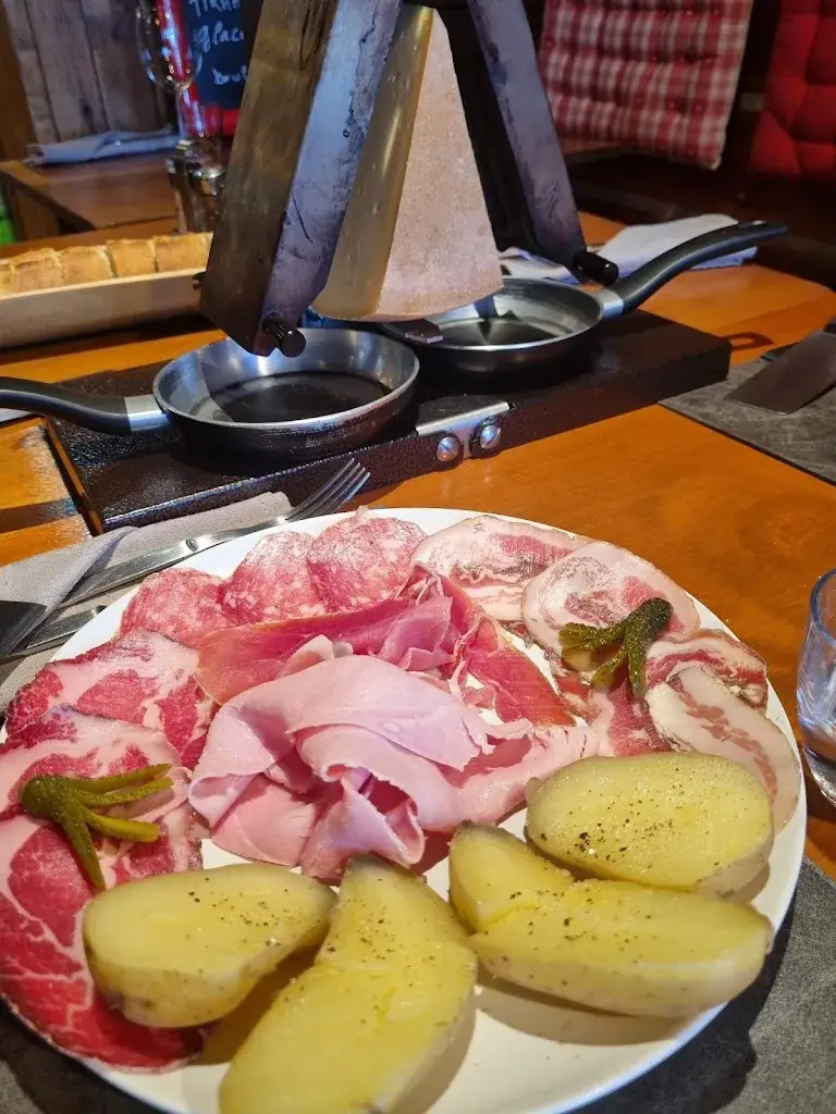 Le Chalet Gourmand_Uvernet-Fours_slider_image_3