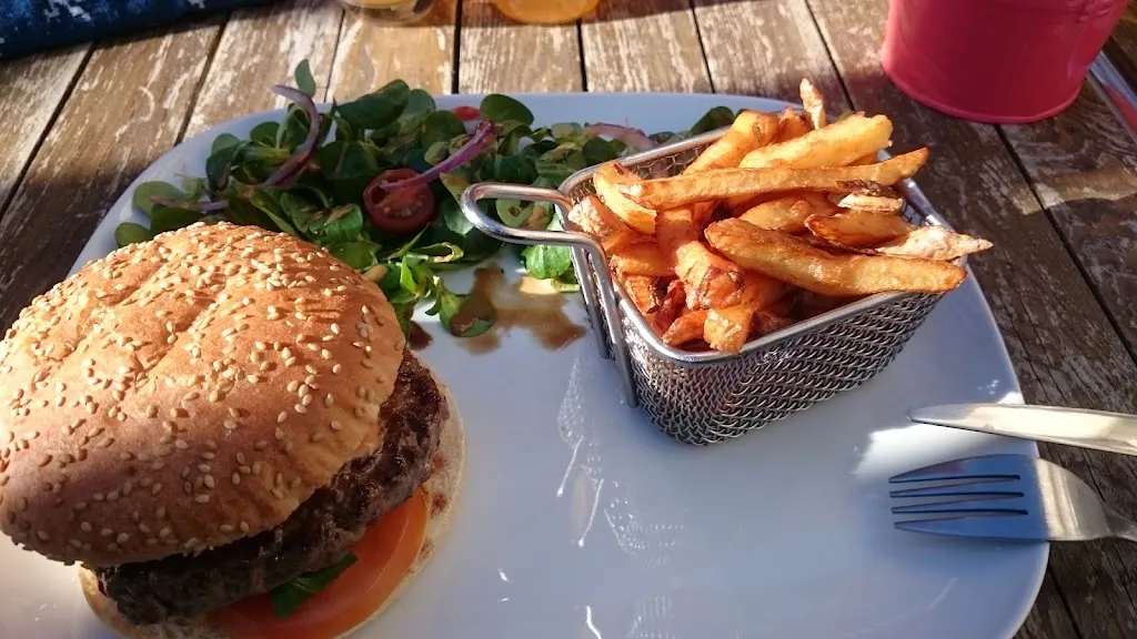 Ilias Navrozidis_Le Down Hill_Uvernet-Fours_review