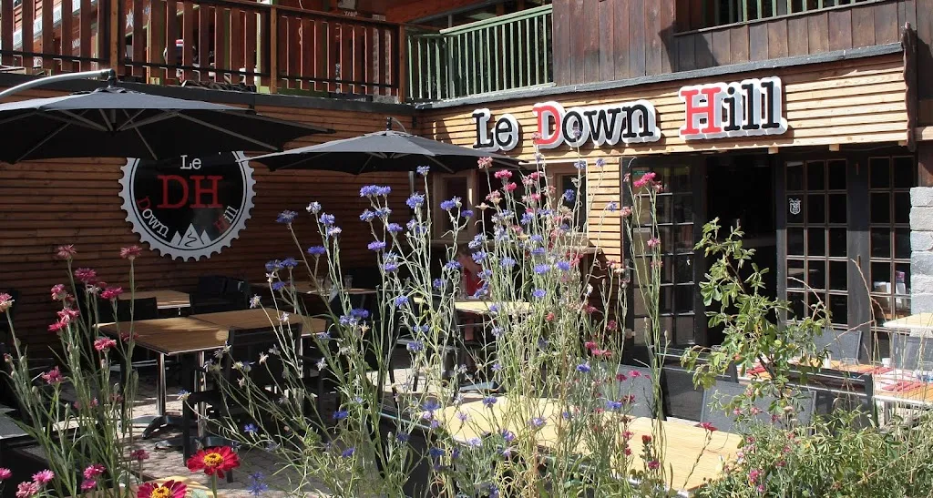 Le Down Hill_Uvernet-Fours_slider_image_1