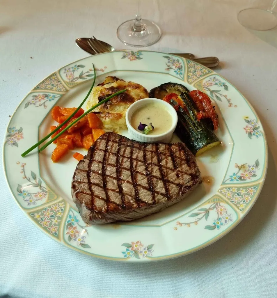 Menu_L'Henri IV_Neuilly-le-Réal_immagine_6