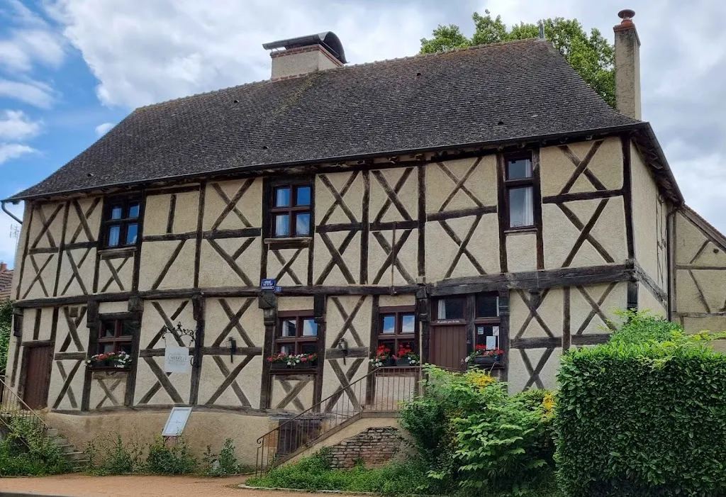 L'Henri IV_Neuilly-le-Réal_slider_image_3