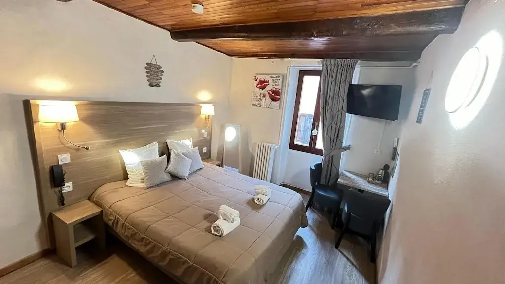 Hotel Du Cheval Blanc_Barcelonnette_slider_image_1