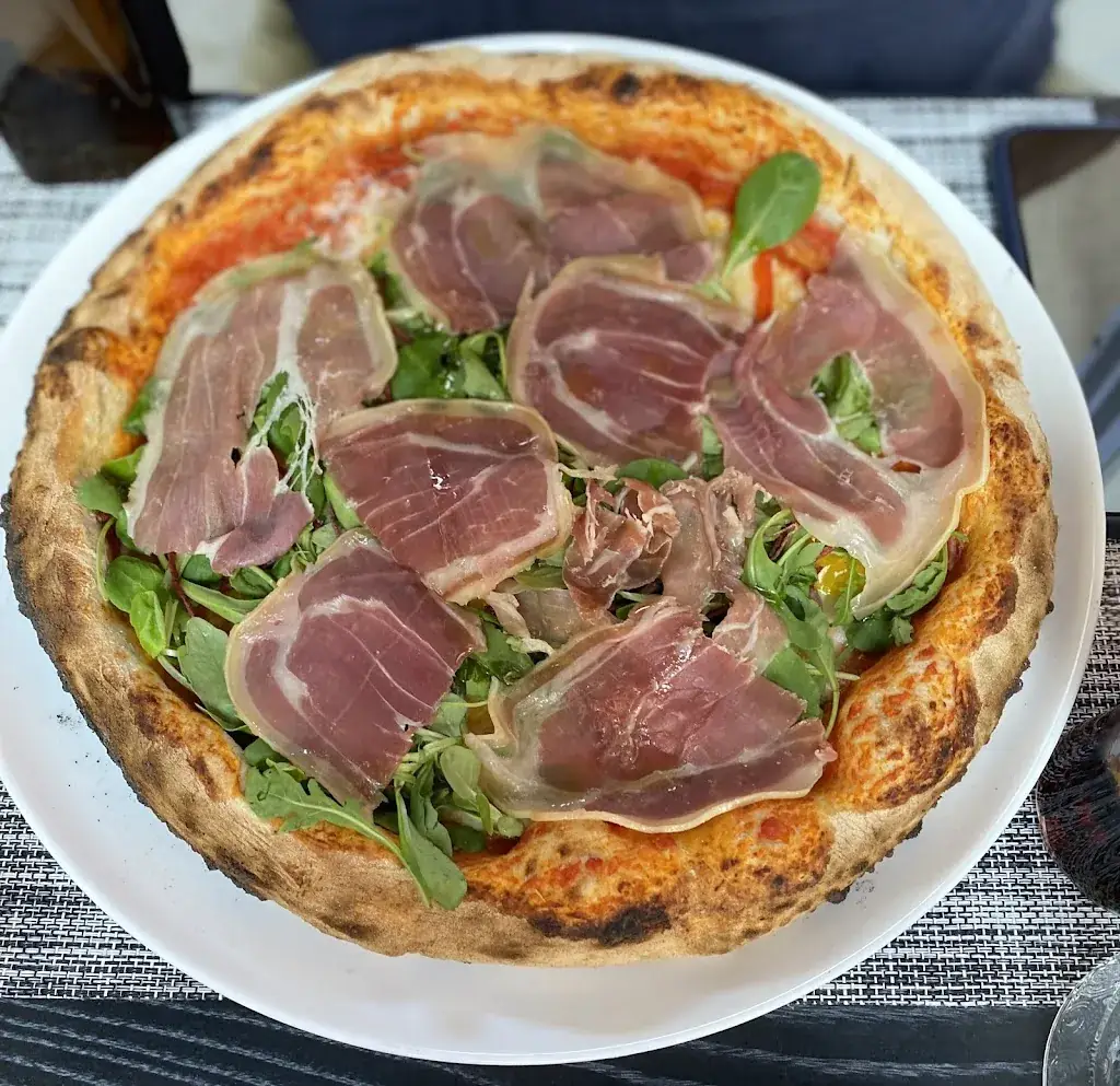 Kanella Merlino_Pizza Casa_Barcelonnette_review