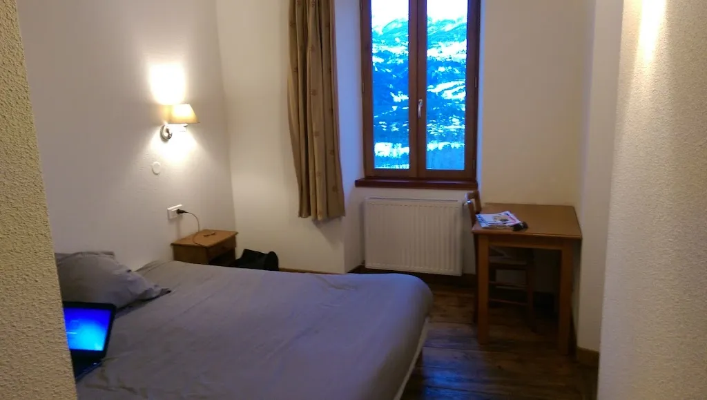 Gite Auberge L'Eterlou_Faucon-de-Barcelonnette_slider_image_1