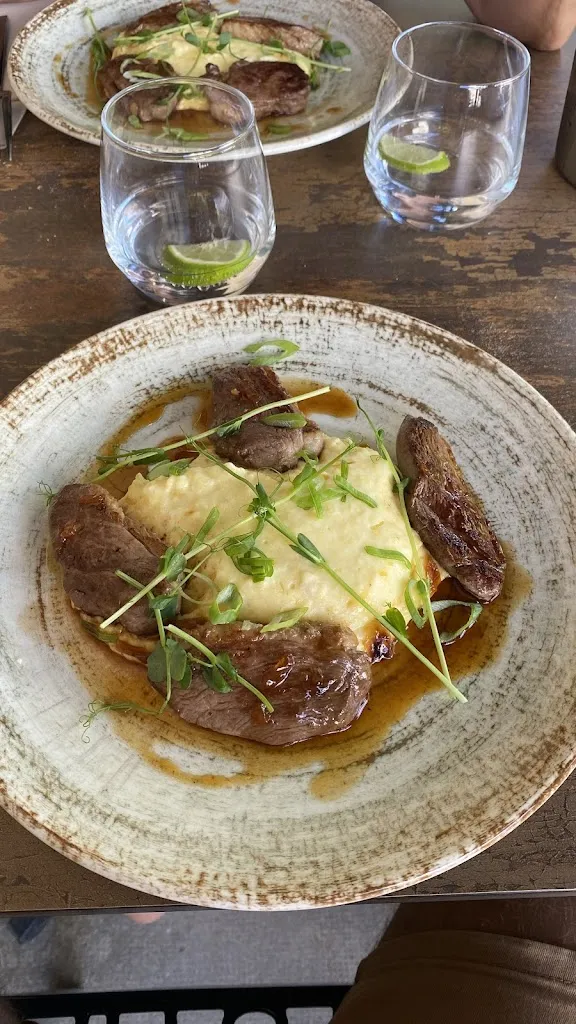 Thomas Messina_Les Deux Minots_Belcodène_review