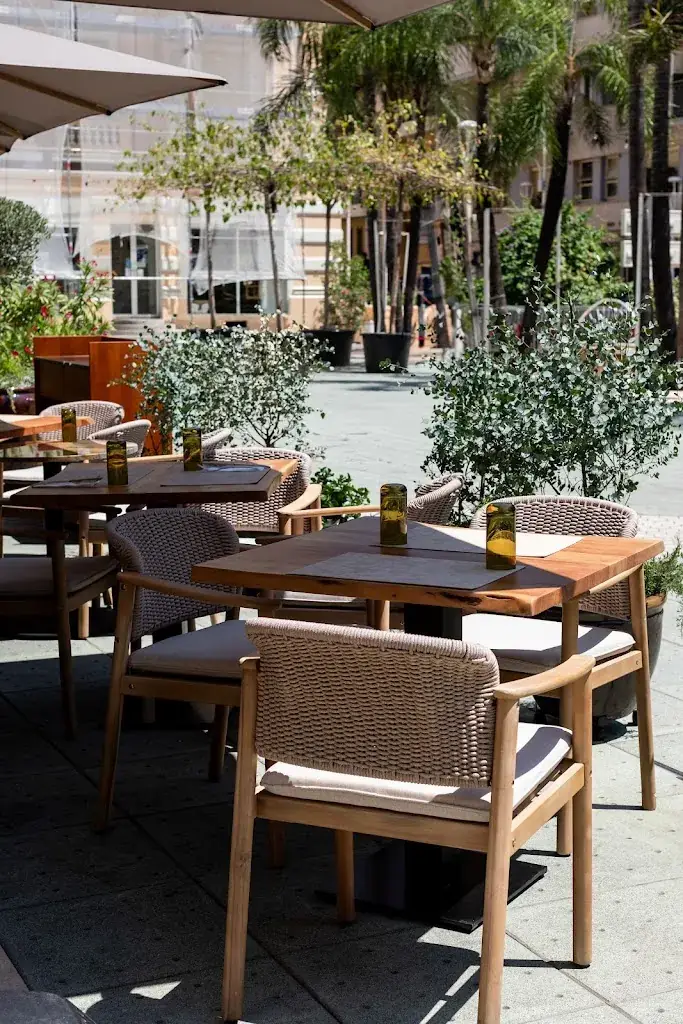 L'Ardoise Italian Restaurant_Beausoleil_slider_image_3