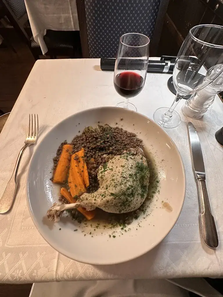Natallia Ausianskaya_Restaurant a La Coupole_Neuilly-sur-Seine_review