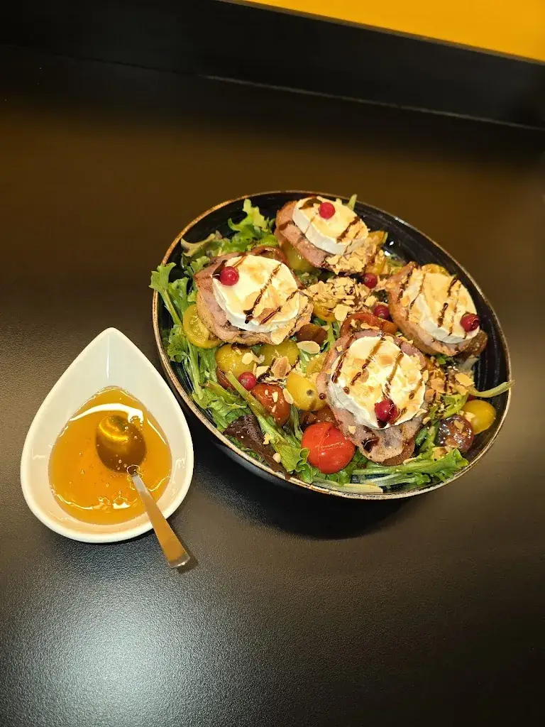 Zeits Bar_Beausoleil_slider_image_2