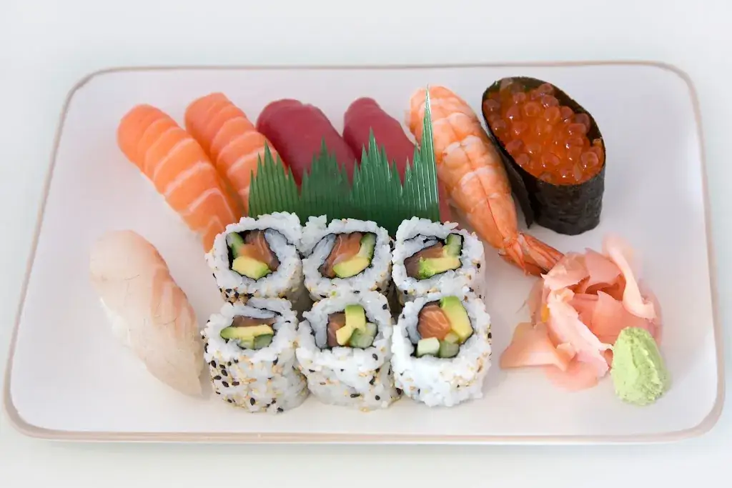 Deli Sushi_Beausoleil_slider_image_2