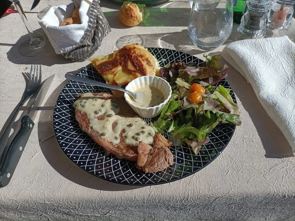 RESTAURANT DES ARCADES_Belgentier_slider_image_2