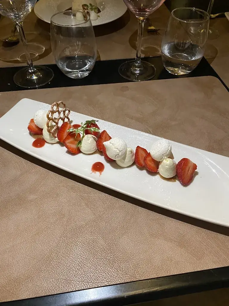 David Richardson_Le Verger des Kouros_Cuers_review