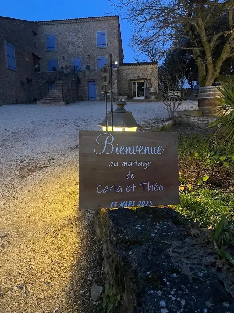 Carla Brousse_La Table du Château_Signes_review