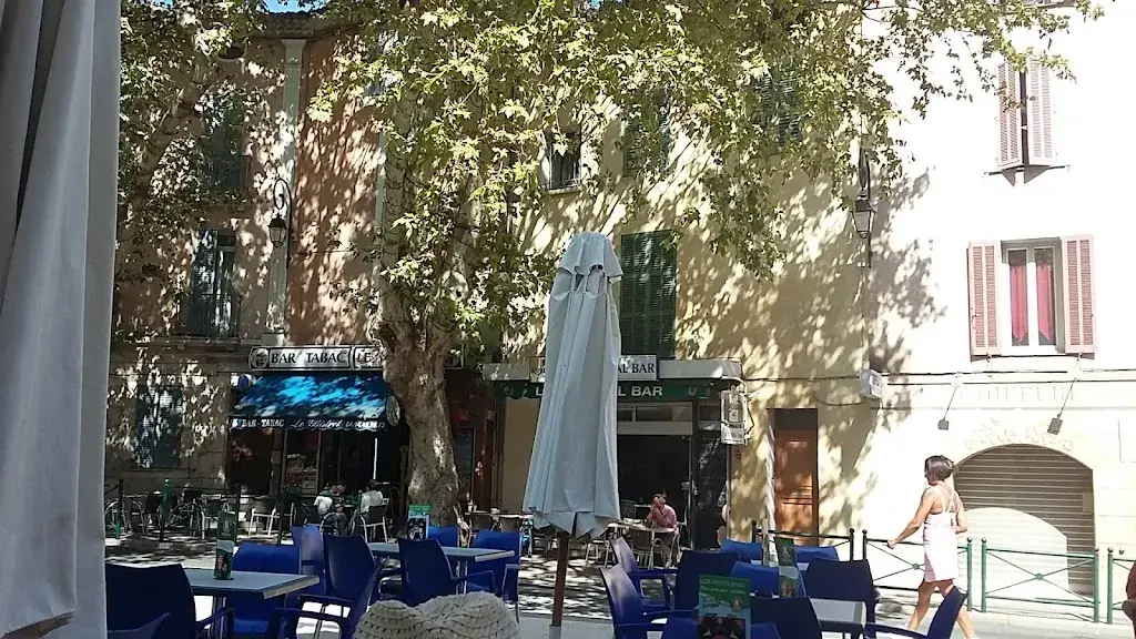 Le Bistrot restaurant in Belgentier