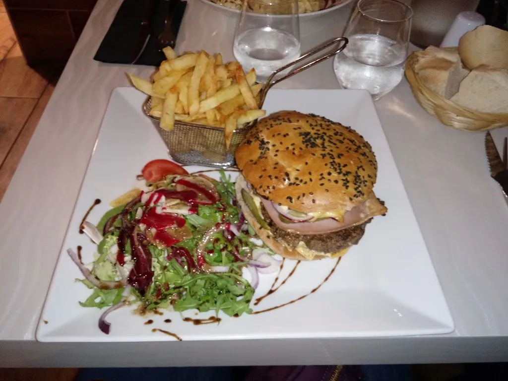 Menu_The Grill Room World Kitchen_Marseille_immagine_3