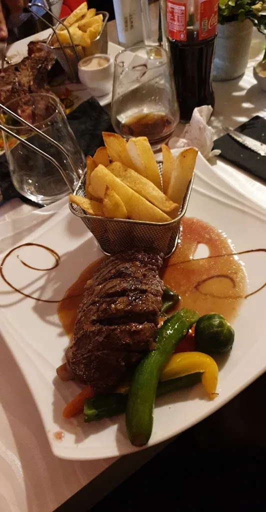 Menu_The Grill Room World Kitchen_Marseille_immagine_9