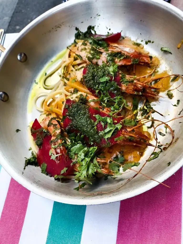 Livio_Neuilly-sur-Seine_slider_image_3