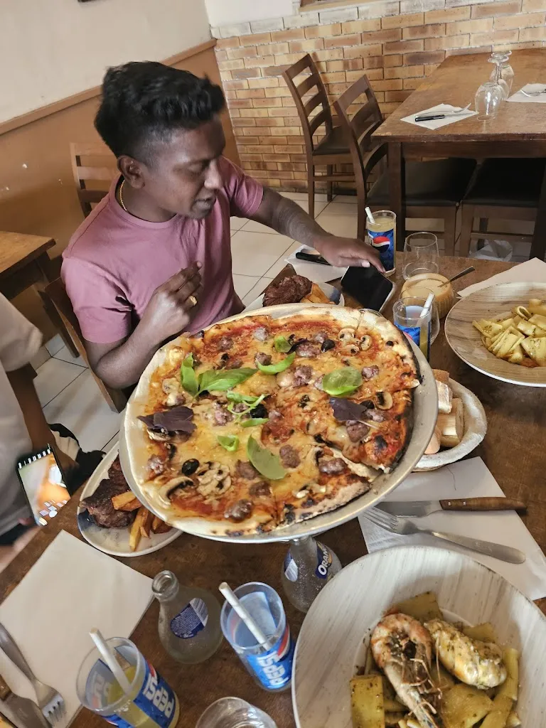 Yaosheng Lam_Le Capriccio_Marseille_review