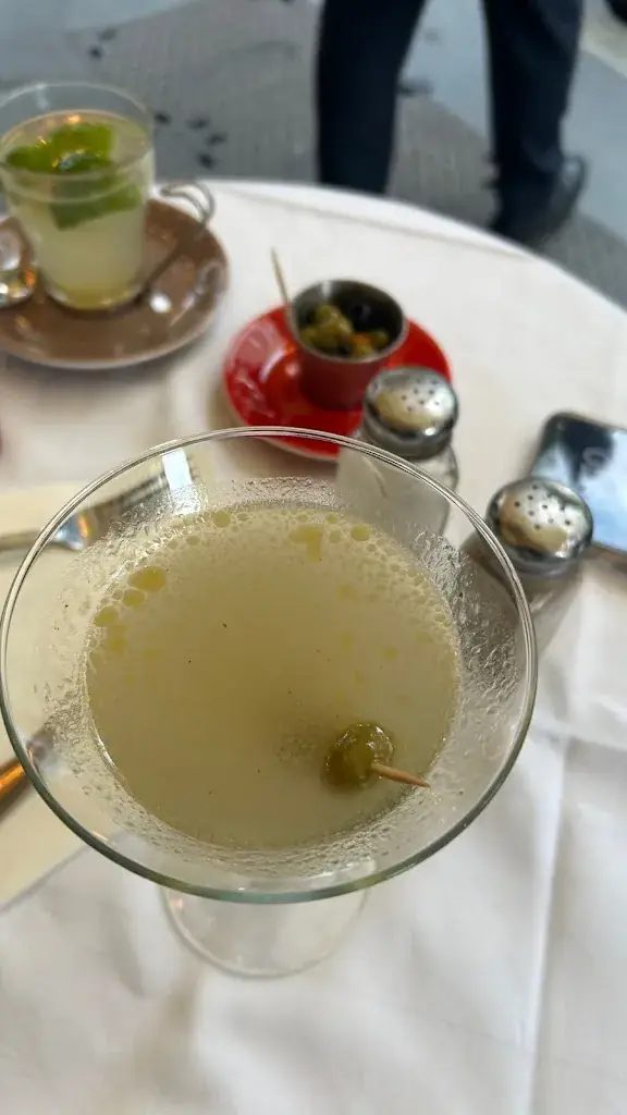 Carresa RM_The Heavenway_Neuilly-sur-Seine_review