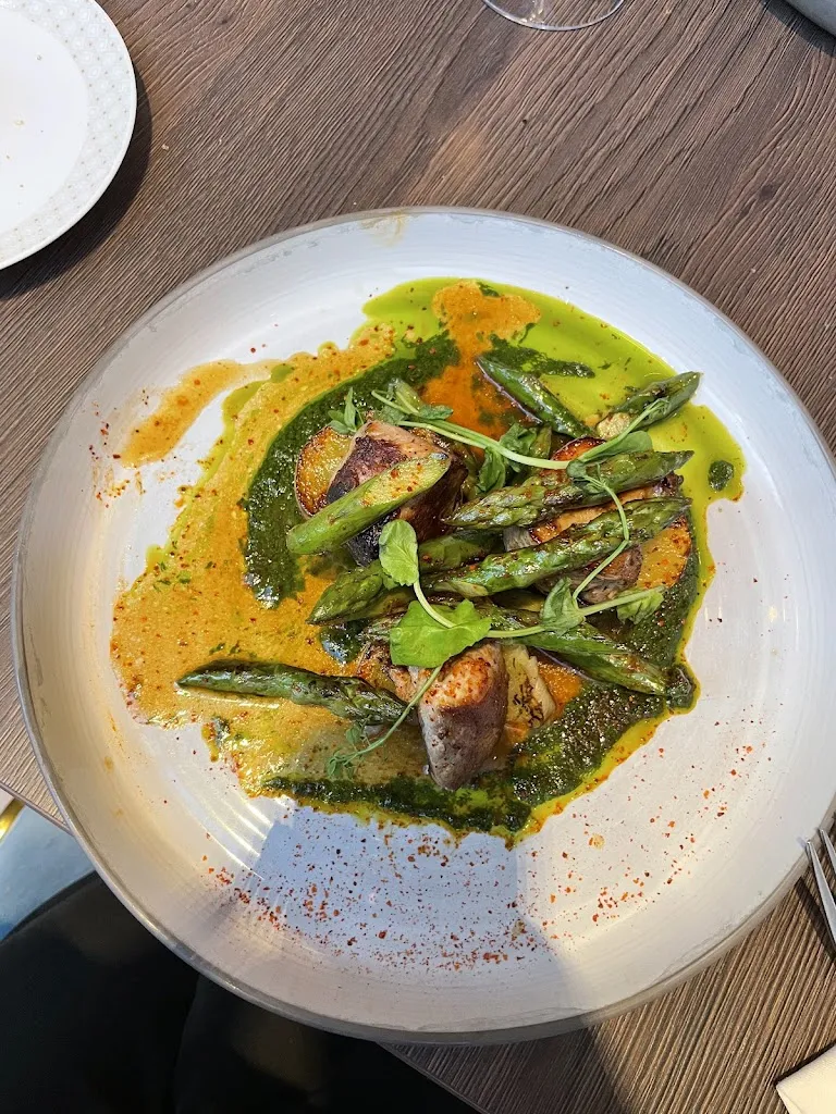 deniz alaaddinoğlu_1860 Le Palais_Marseille_review