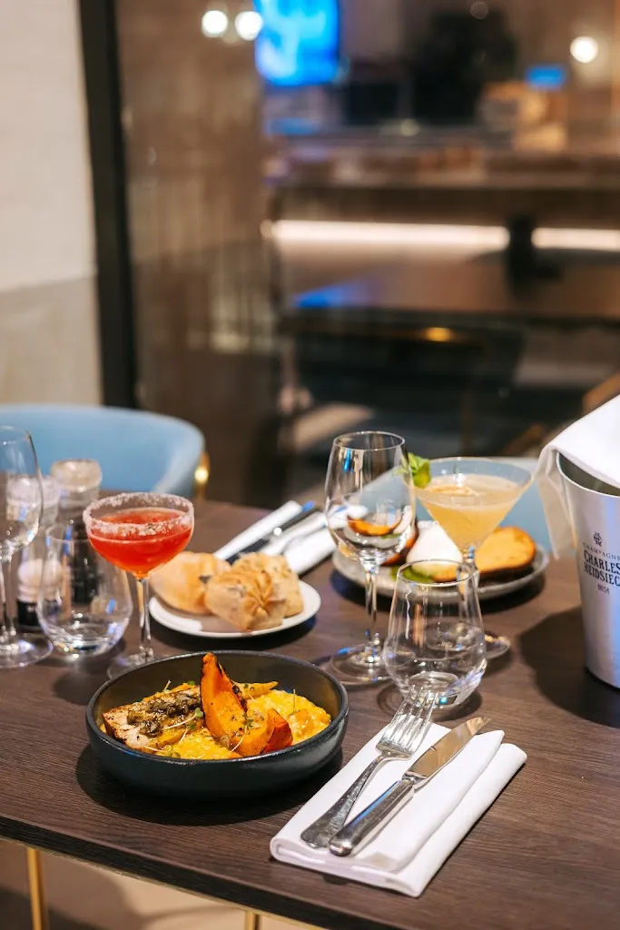 1860 Le Palais_Marseille_slider_image_3