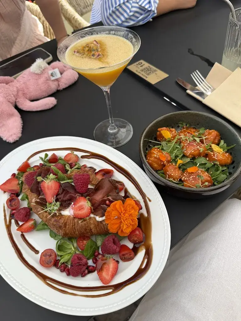 kenza sabrina_Seazon Brunch Marseille_Marseille_review