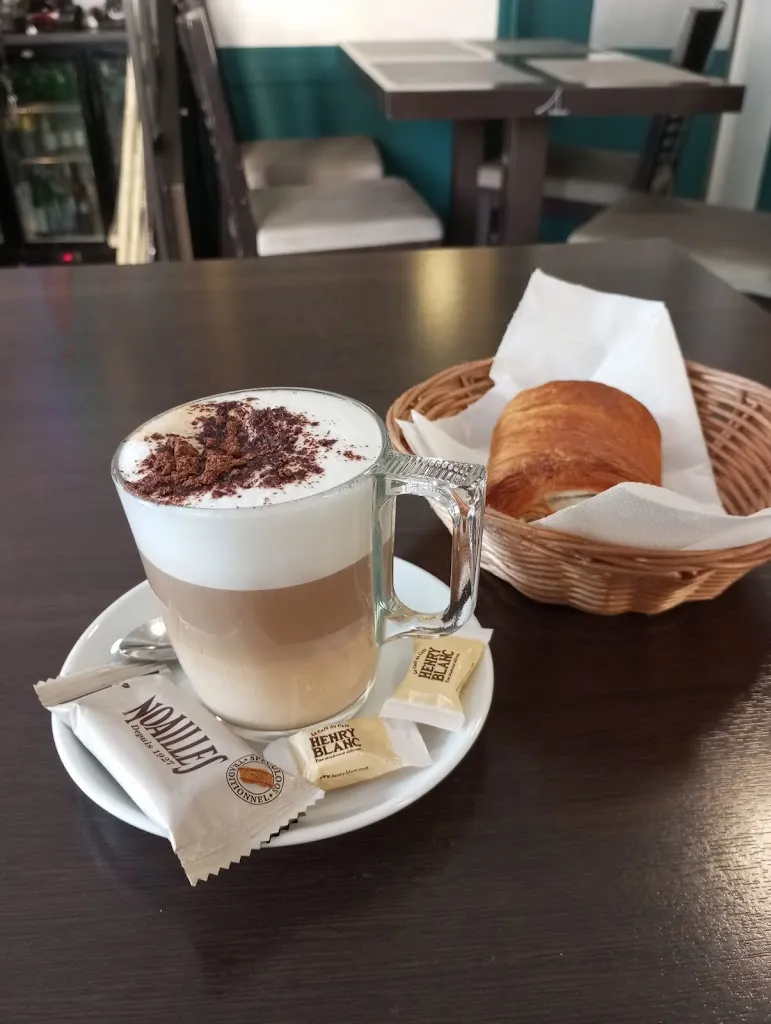 Post café_Marseille_slider_image_3