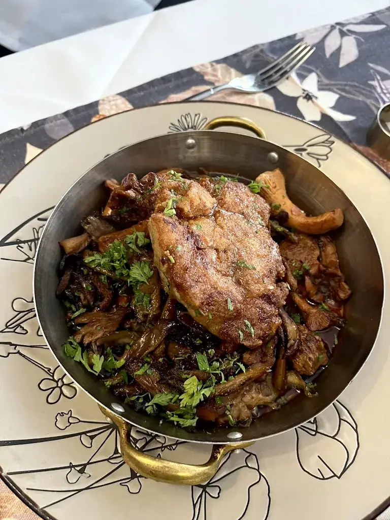 Rania EL BACHA_La Petite Folie_Neuilly-sur-Seine_review