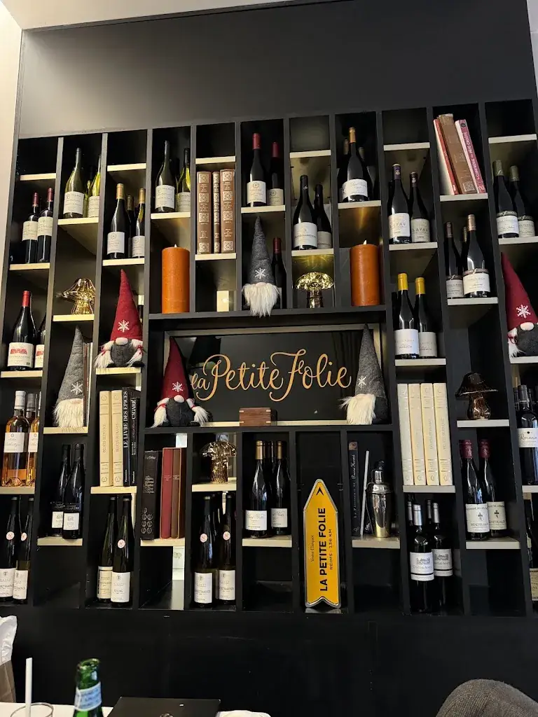 Li Lyu_La Petite Folie_Neuilly-sur-Seine_review